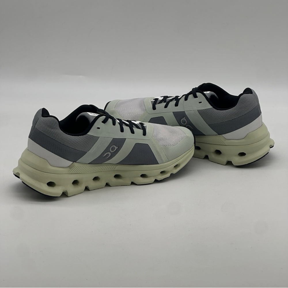 On Cloud Sneakers. Size 6.5 - Picture 7 of 10